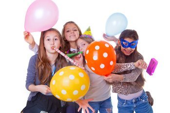 לחגוג יום הולדת לילדים -  הצעות לנשנושים בריאים
